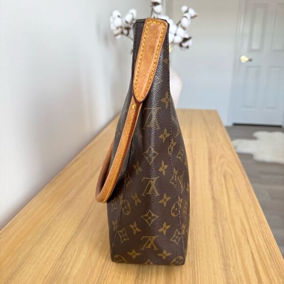 ✅AUTHENTIC✅LOUIS VUITTON LOOPING GM - Picture 6 of 15
